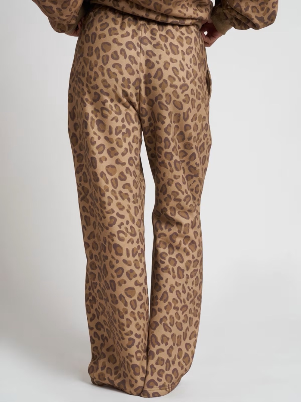 Comfrt Brown Leopard Straight-Leg Sweatpants- NIB - M - Picture 2 of 6